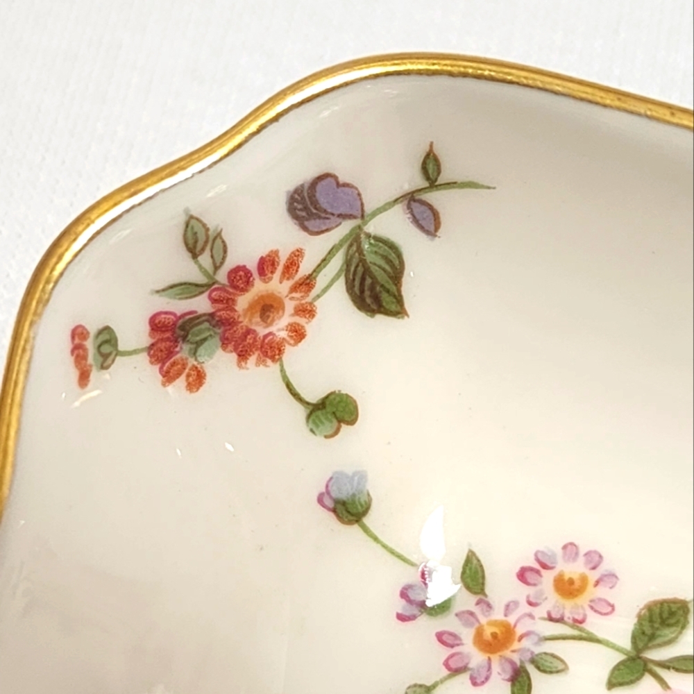 Royal Crown Derby Bone China Floral Ring Dish with Gold Accents - Picture 7 of 10